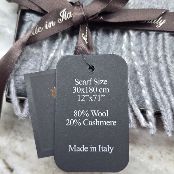 Linea Emmeti | Gray White Grid Check Cashmere Blend Scarf - Picture 7 of 7